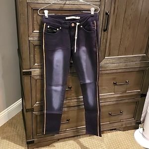 NWT Romeo and Juliet Couture Size 28 Jeans